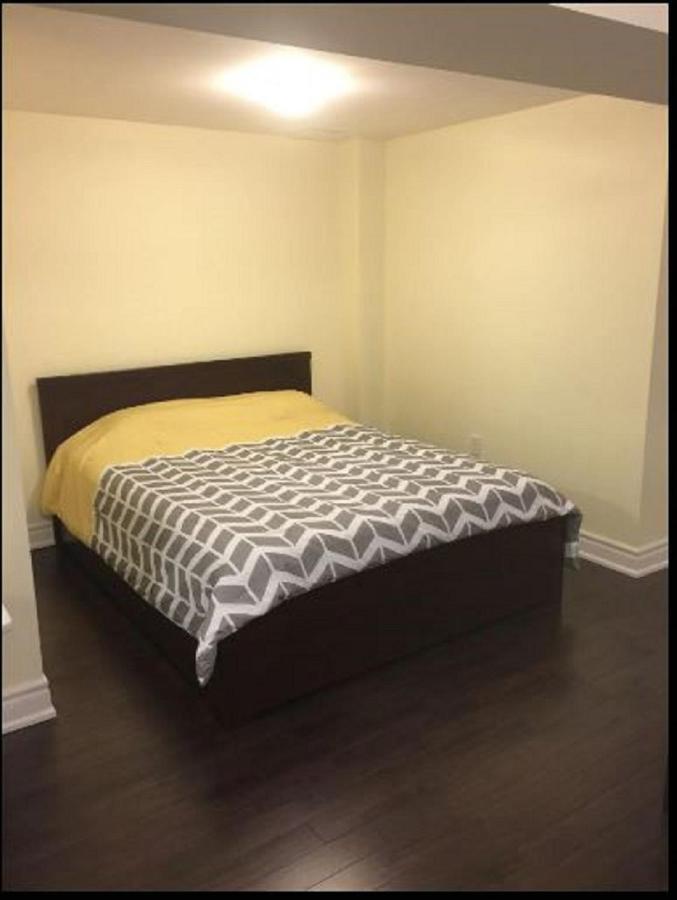 Cozy & Spacious Suite With Private Bathroom Near Toronto Airport ! Миссиссага Экстерьер фото
